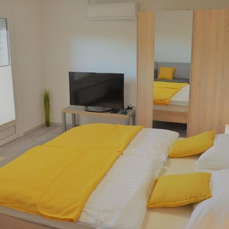 Apartma Vila Zigmund Cerknica ภายนอก รูปภาพ